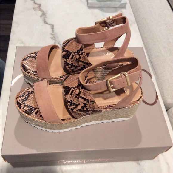 BNIB CROWN VINTAGE Wedge Sandal Size 9 LAST ONE - Picture 6 of 16